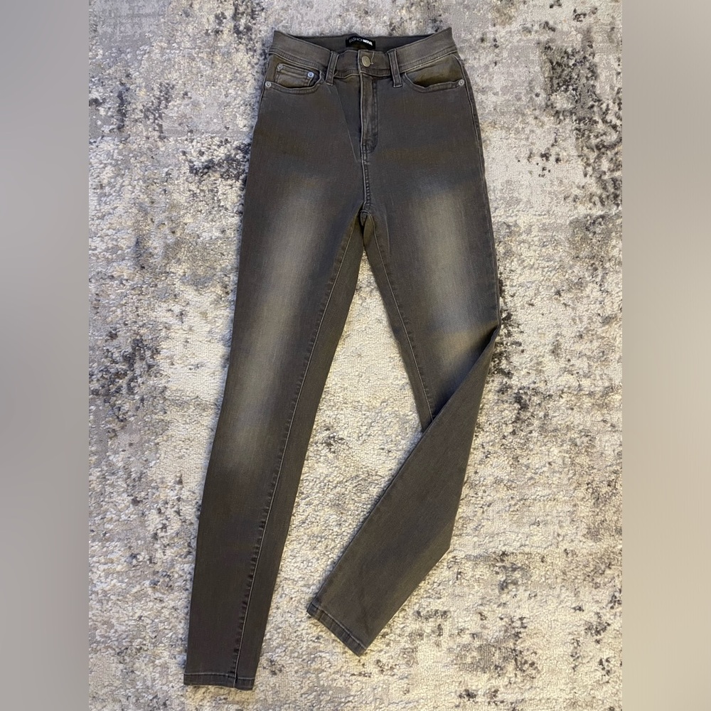 Size 1 // High Waist